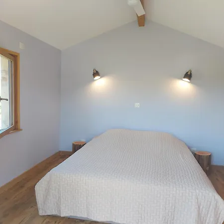 Chalet Wood &